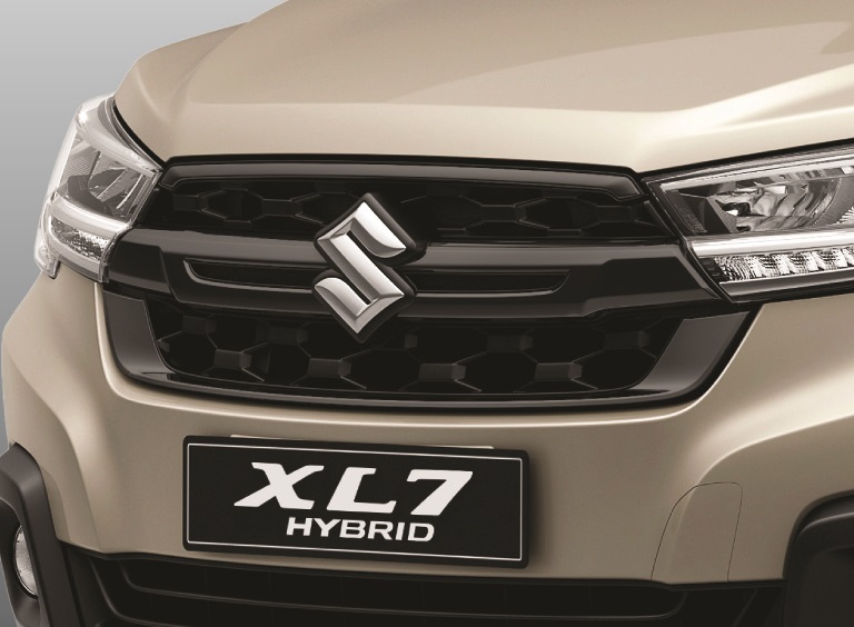 SUZUKI XL7 HYBRID - Lưới tản nhiệt mới